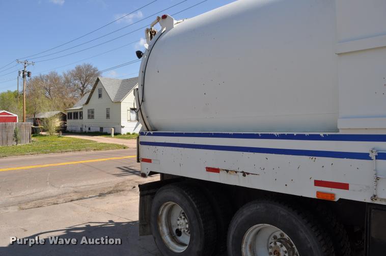 image for item DC6499 1990 Ford LTS8000 vacuum truck