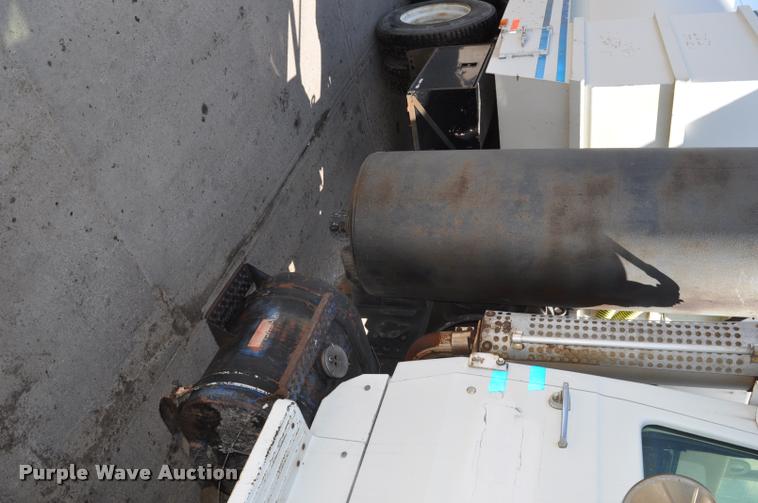 image for item DC6499 1990 Ford LTS8000 vacuum truck