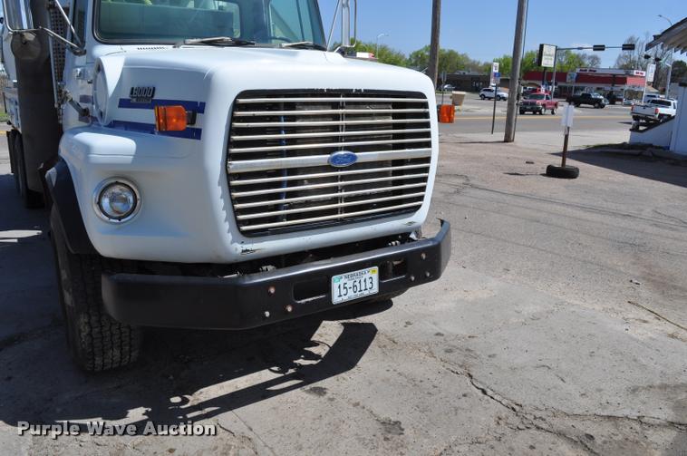 image for item DC6499 1990 Ford LTS8000 vacuum truck