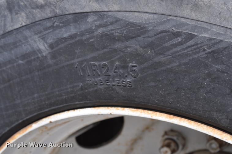 image for item DC6499 1990 Ford LTS8000 vacuum truck