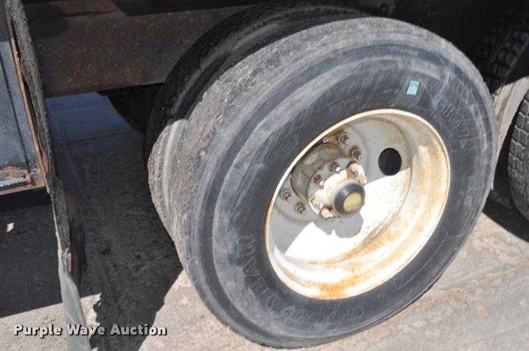 image for item DC6499 1990 Ford LTS8000 vacuum truck