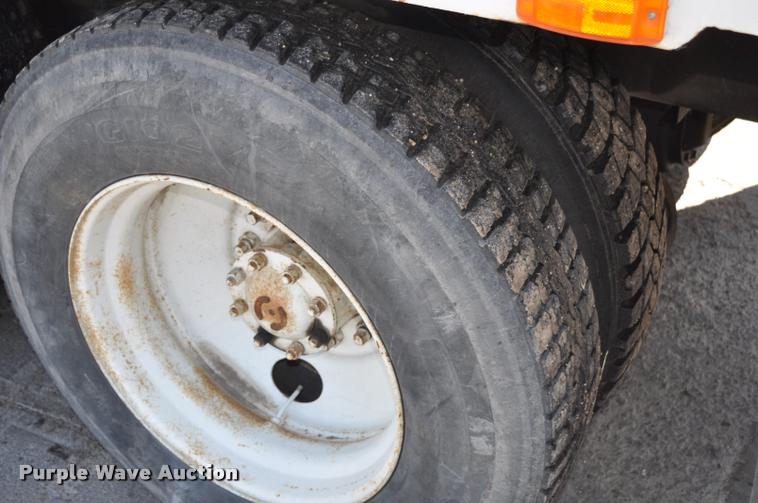 image for item DC6499 1990 Ford LTS8000 vacuum truck