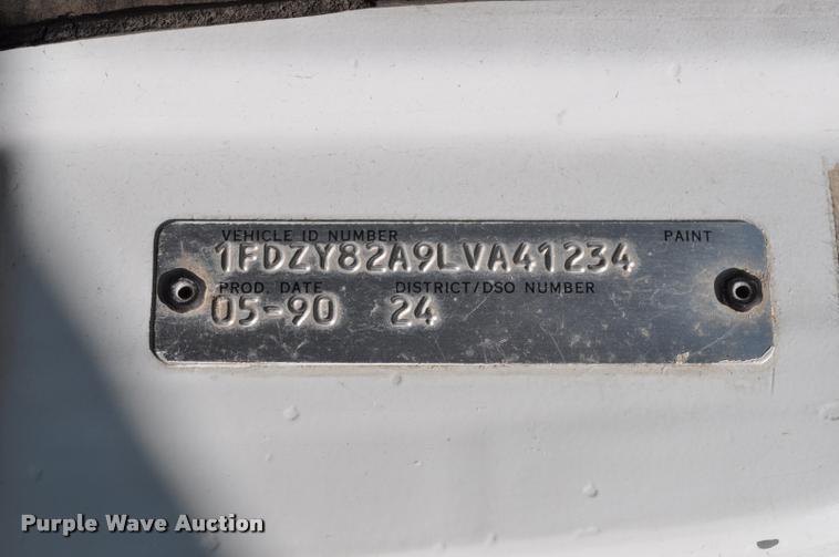 image for item DC6499 1990 Ford LTS8000 vacuum truck