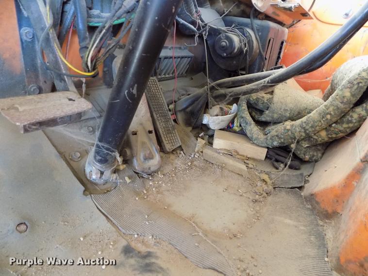 image for item DC7231 1987 Ford C800 truck chassis