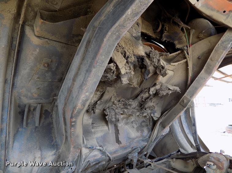 image for item DC7231 1987 Ford C800 truck chassis