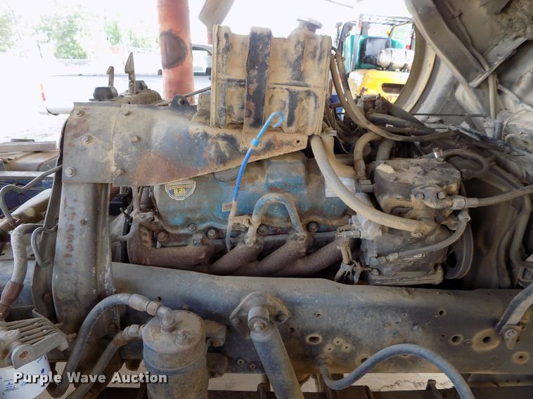 image for item DC7231 1987 Ford C800 truck chassis