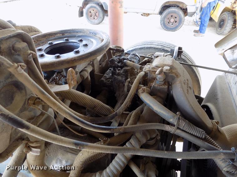 image for item DC7231 1987 Ford C800 truck chassis