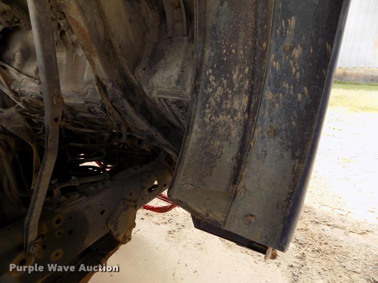 image for item DC7231 1987 Ford C800 truck chassis