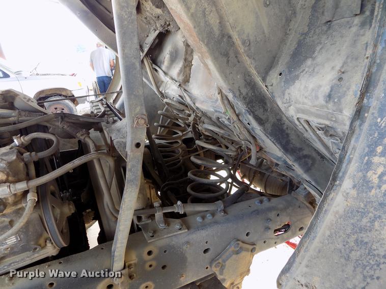 image for item DC7231 1987 Ford C800 truck chassis