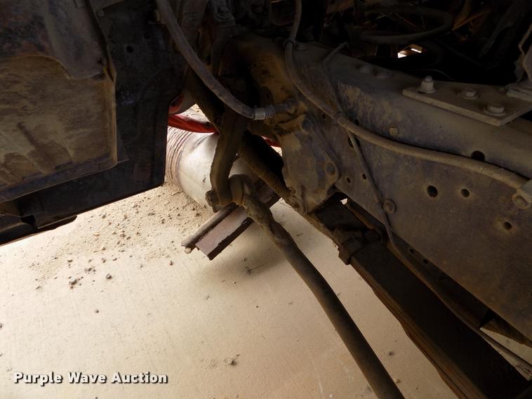 image for item DC7231 1987 Ford C800 truck chassis