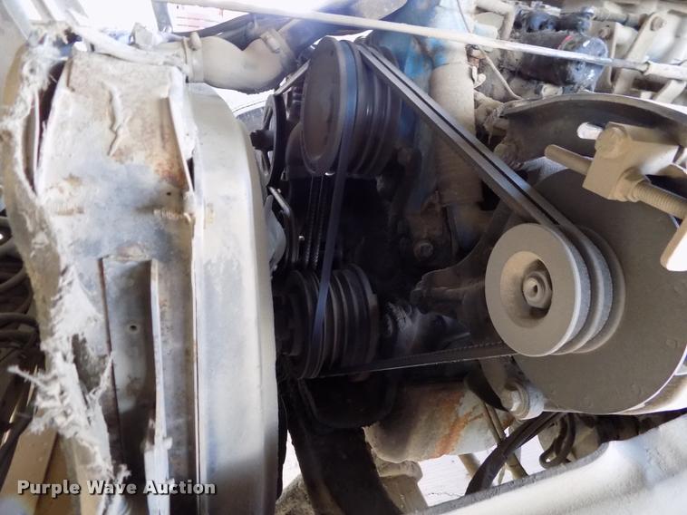 image for item DC7231 1987 Ford C800 truck chassis