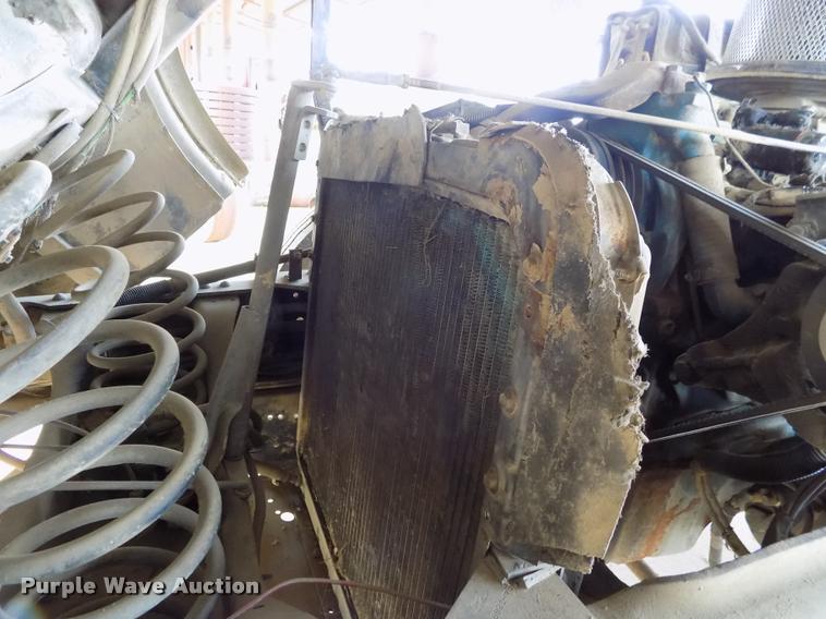 image for item DC7231 1987 Ford C800 truck chassis