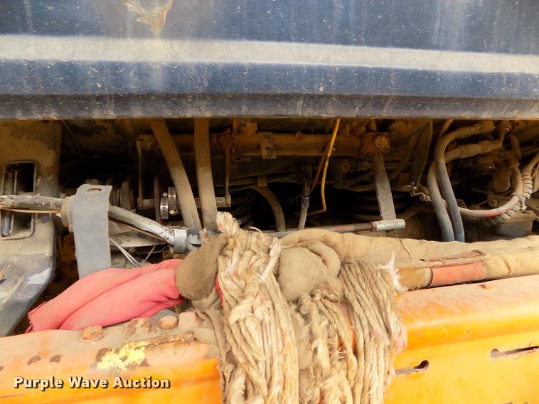 image for item DC7231 1987 Ford C800 truck chassis