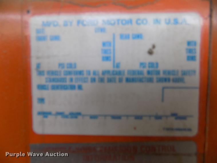 image for item DC7231 1987 Ford C800 truck chassis