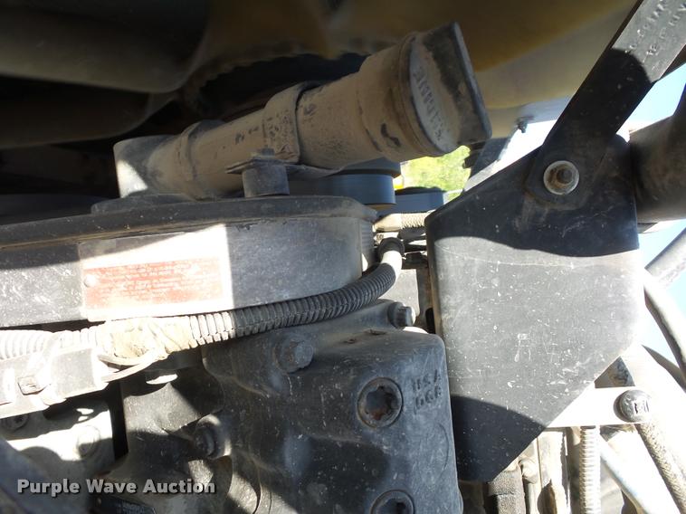 image for item DD9346 2005 Kenworth T300 service truck with crane