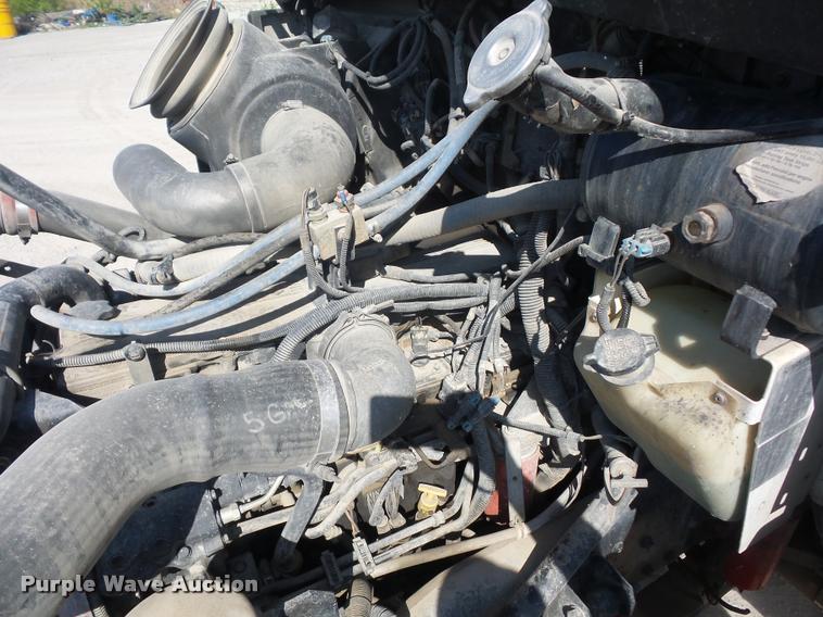 image for item DD9346 2005 Kenworth T300 service truck with crane