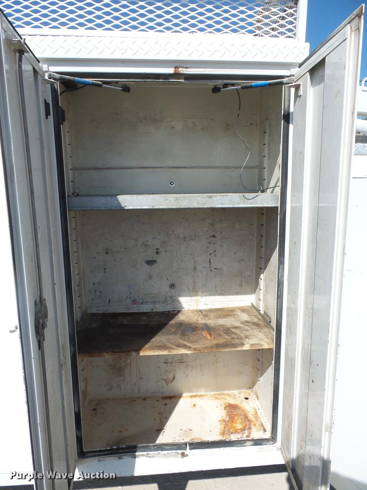 image for item DD9346 2005 Kenworth T300 service truck with crane