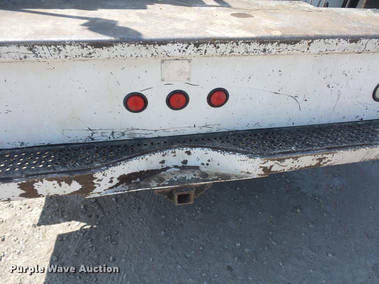 image for item DD9346 2005 Kenworth T300 service truck with crane