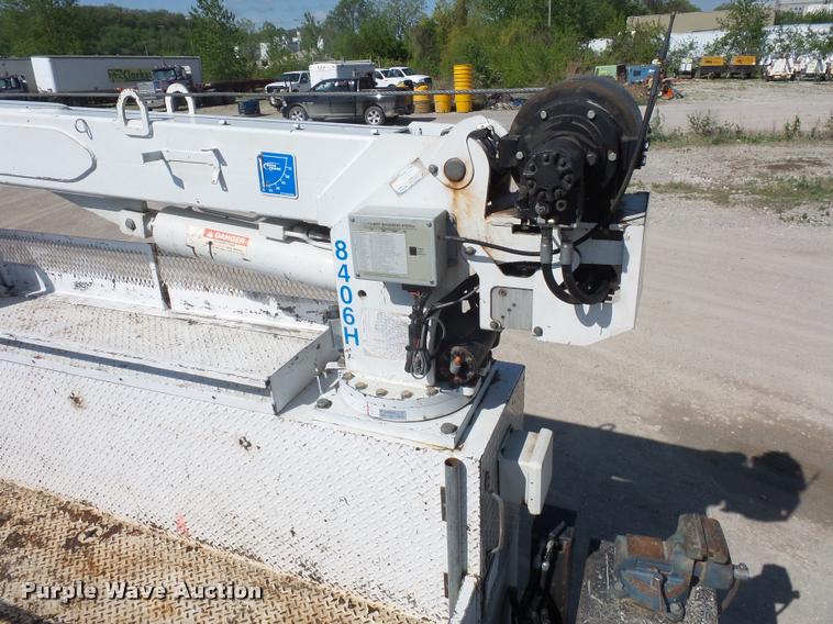 image for item DD9346 2005 Kenworth T300 service truck with crane