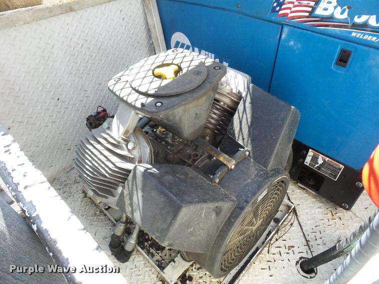 image for item DD9346 2005 Kenworth T300 service truck with crane