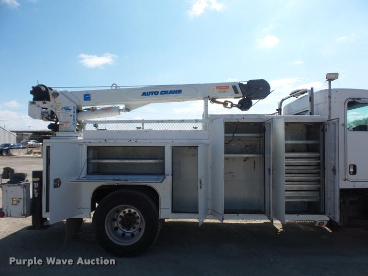 image for item DD9346 2005 Kenworth T300 service truck with crane