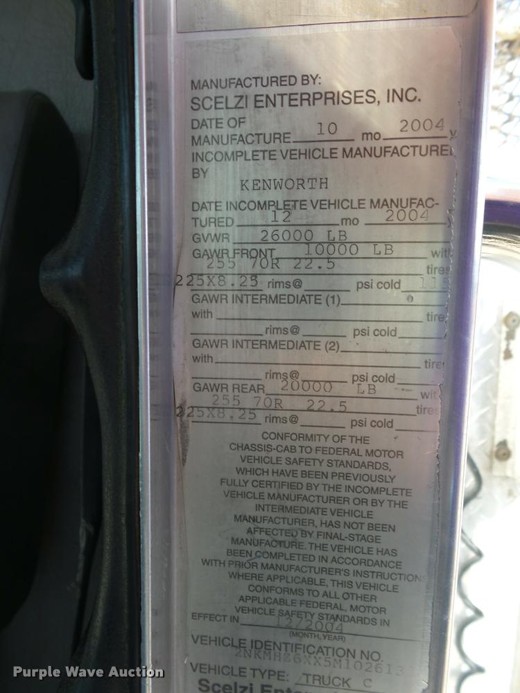 image for item DD9346 2005 Kenworth T300 service truck with crane