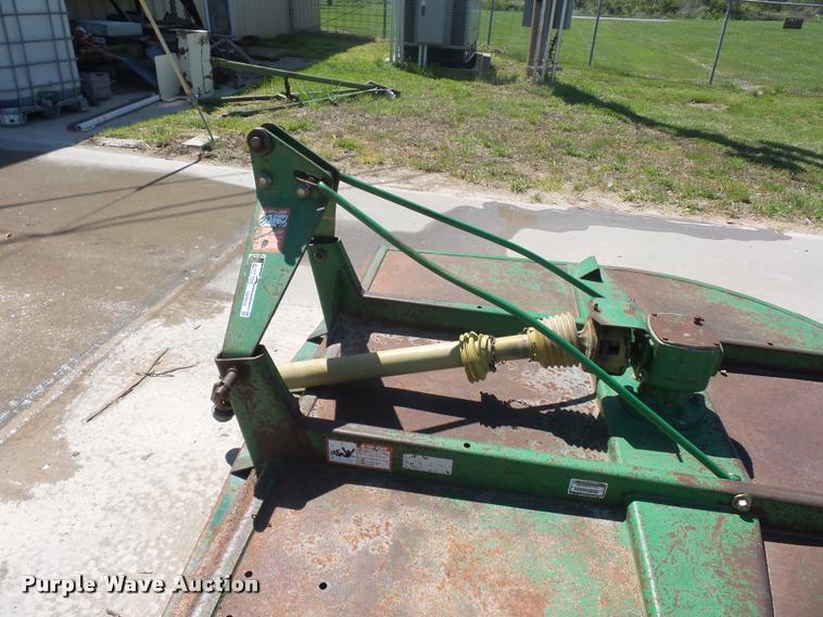 image for item DD9352 John Deere rotary mower