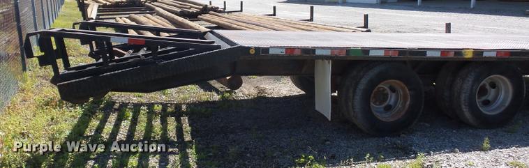 image for item DD9355 2005 Starlite equipment trailer