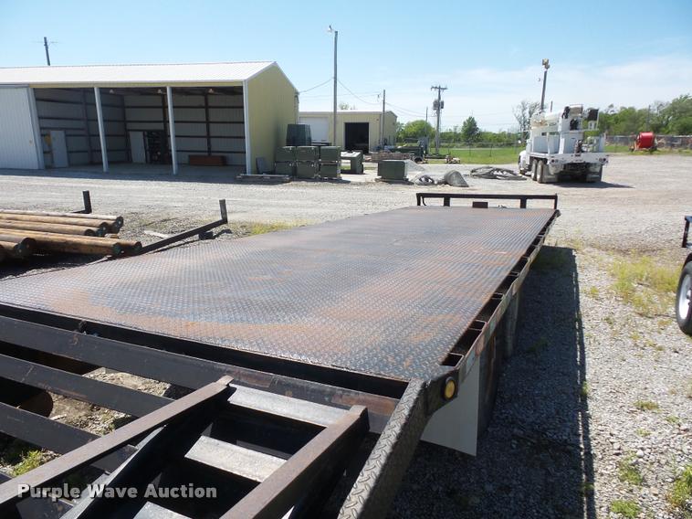 image for item DD9355 2005 Starlite equipment trailer