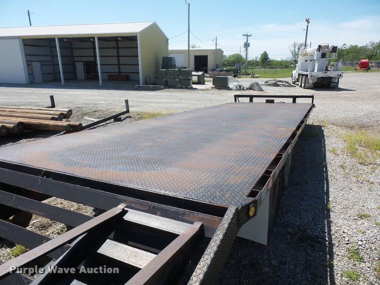 image for item DD9355 2005 Starlite equipment trailer