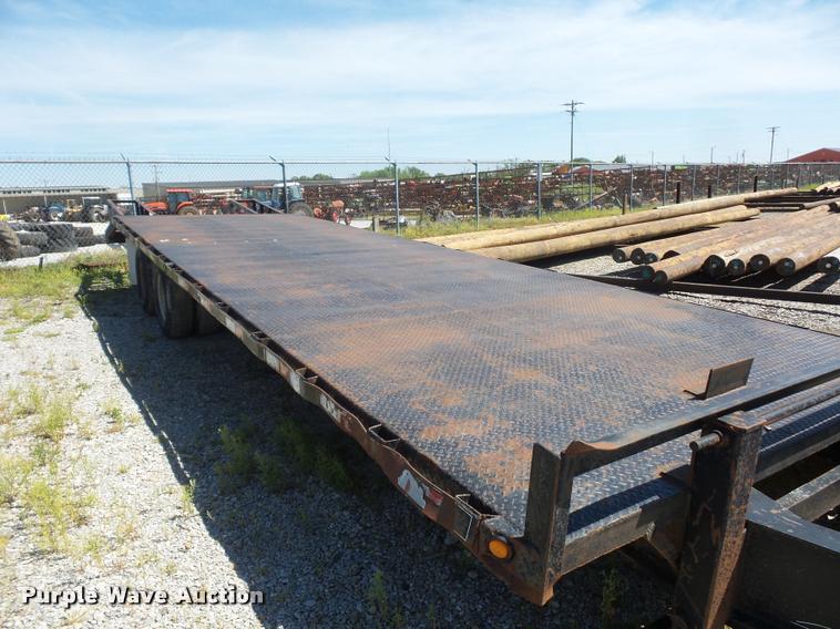 image for item DD9355 2005 Starlite equipment trailer