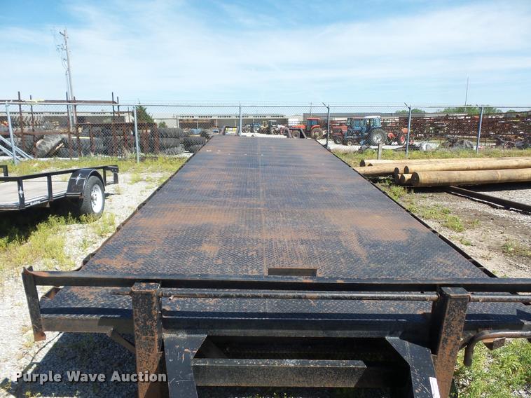 image for item DD9355 2005 Starlite equipment trailer