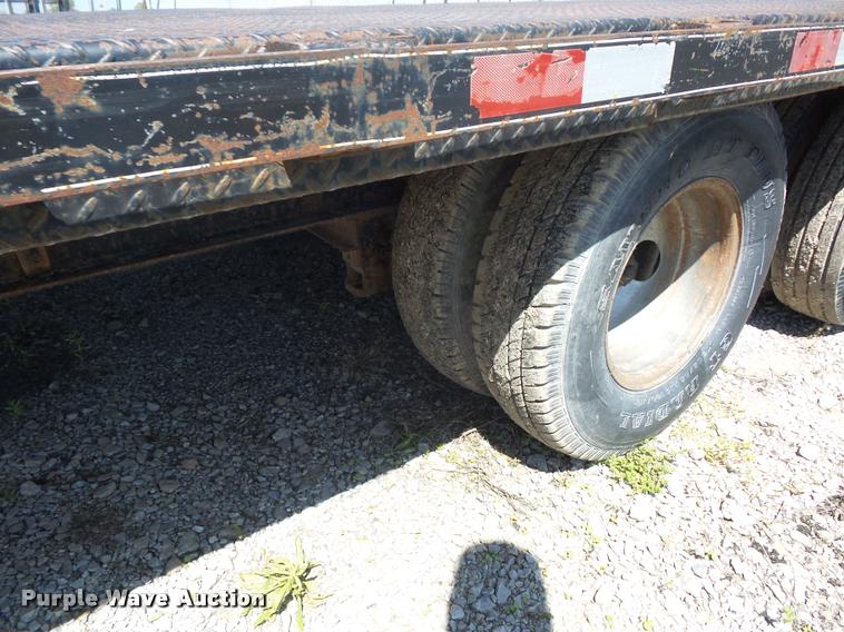 image for item DD9355 2005 Starlite equipment trailer