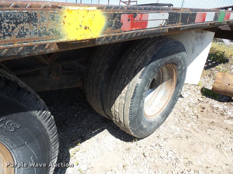 image for item DD9355 2005 Starlite equipment trailer
