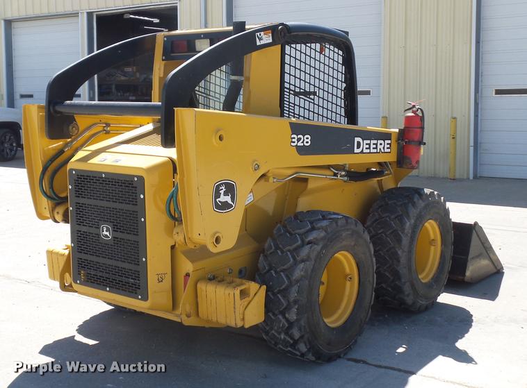 image for item DD9356 2007 John Deere 328 skid steer