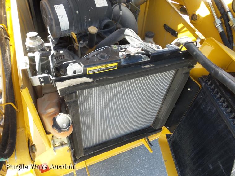 image for item DD9356 2007 John Deere 328 skid steer