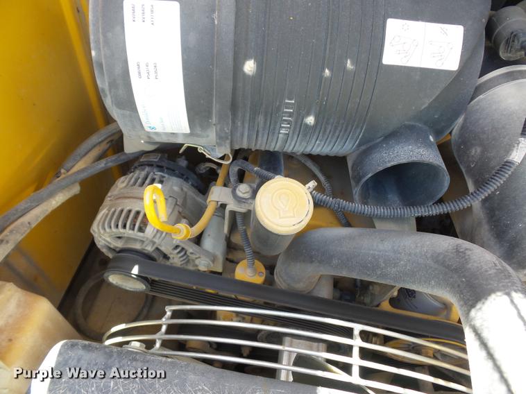 image for item DD9356 2007 John Deere 328 skid steer