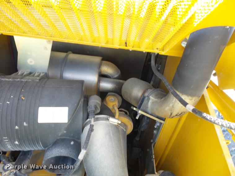 image for item DD9356 2007 John Deere 328 skid steer