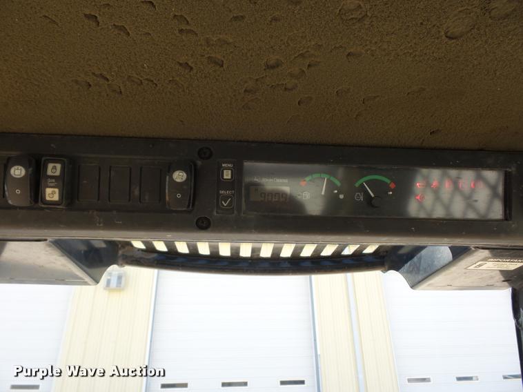 image for item DD9356 2007 John Deere 328 skid steer