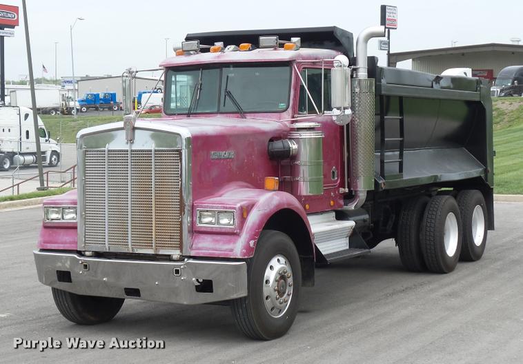 image for item DD9361 1984 Kenworth W900 dump truck