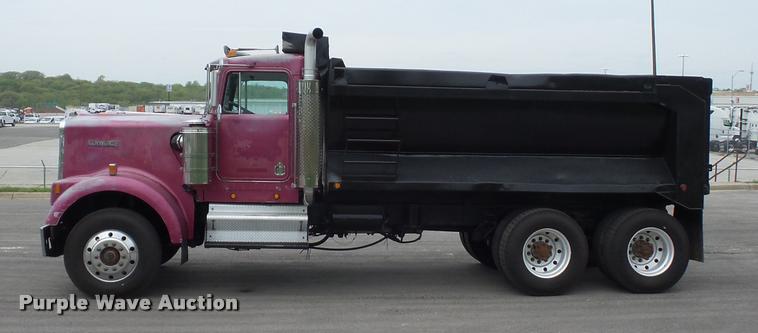 image for item DD9361 1984 Kenworth W900 dump truck