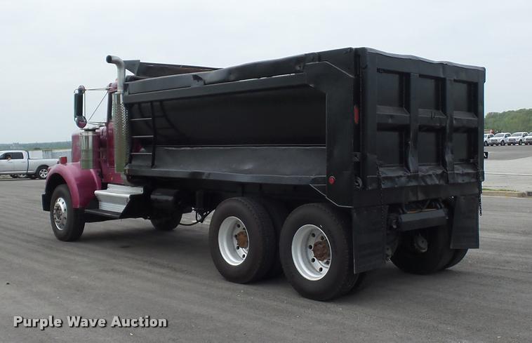 image for item DD9361 1984 Kenworth W900 dump truck
