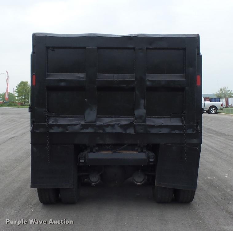 image for item DD9361 1984 Kenworth W900 dump truck