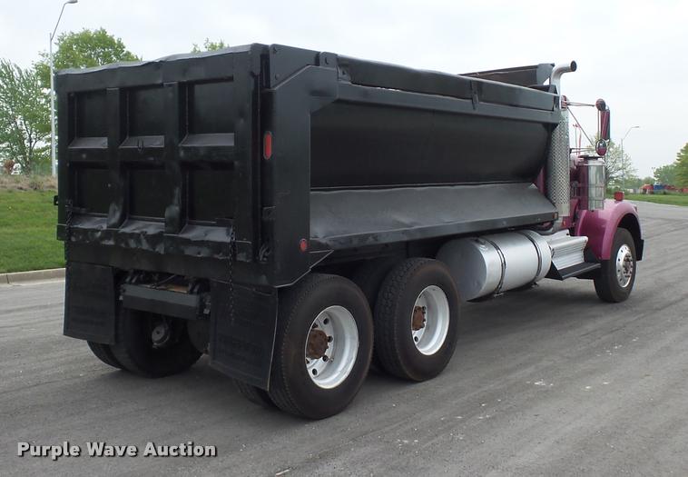 image for item DD9361 1984 Kenworth W900 dump truck