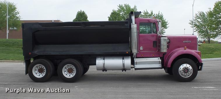 image for item DD9361 1984 Kenworth W900 dump truck