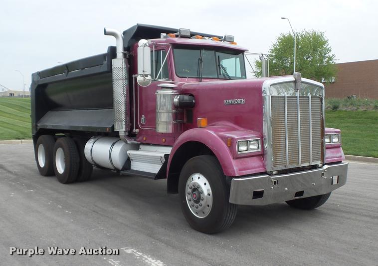 image for item DD9361 1984 Kenworth W900 dump truck