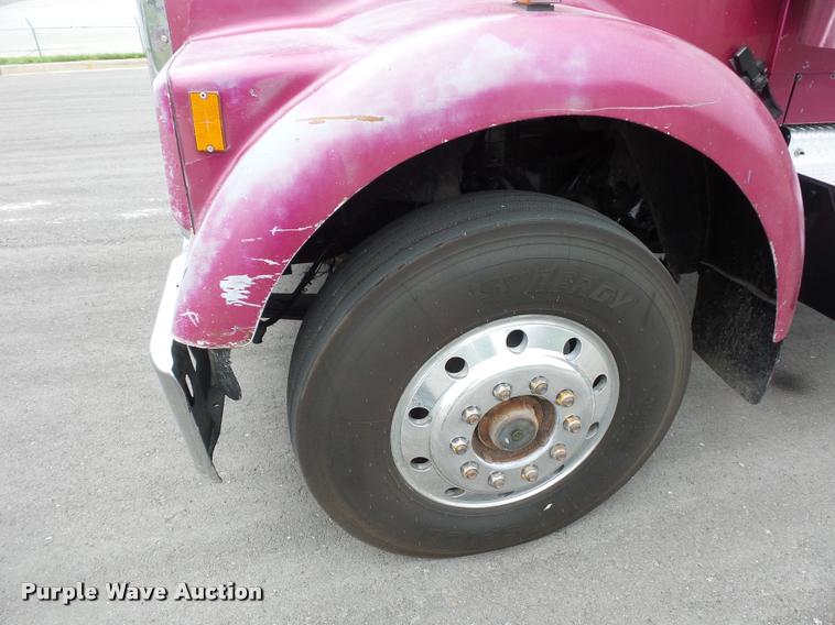 image for item DD9361 1984 Kenworth W900 dump truck