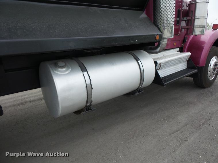 image for item DD9361 1984 Kenworth W900 dump truck