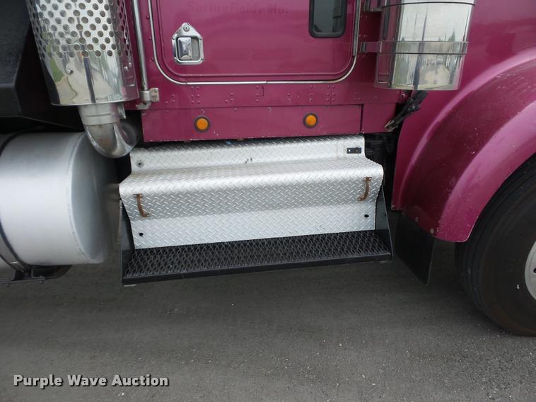 image for item DD9361 1984 Kenworth W900 dump truck