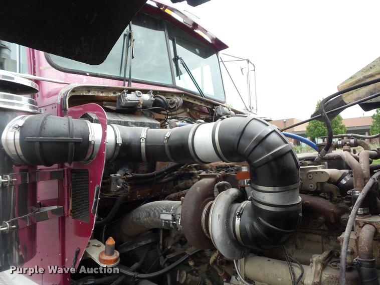 image for item DD9361 1984 Kenworth W900 dump truck